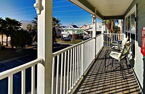 Gulf Shores Apartment | Three Cs #201