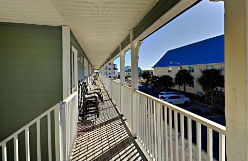 Gulf Shores Apartment | Three Cs #201