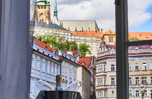 Mala Strana Apartment | Three Golden Crowns Apartments