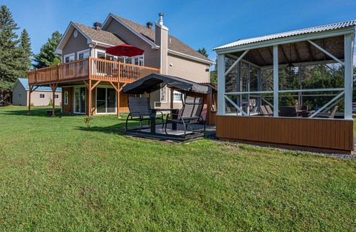 Saint Come Ski Chalet | Three Lake Cottage 2 minutes from Ski