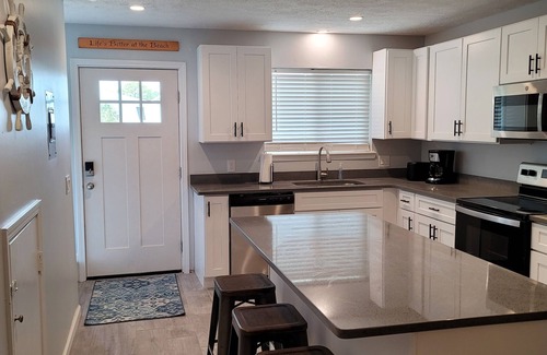 Gulf Vista House | 🌞 Three Large Beach Townhomes - Sleeps 24! 🤿 Private Pool⚓3 Free Golf Carts 🌊