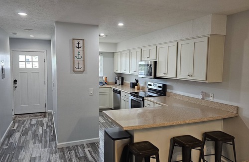 Gulf Vista House | 🌞 Three Large Beach Townhomes - Sleeps 24! 🤿 Private Pool⚓3 Free Golf Carts 🌊