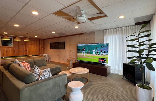 Six Mile Ski Chalet | THREE-LEVEL LAKEFRONT DESIGNER CHALET: ONLY 9 MILES FROM CLEMSON! Wi-Fi/AC