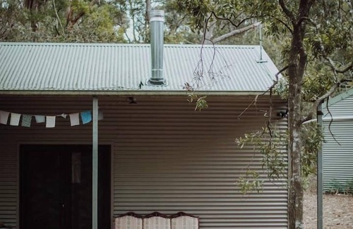 South Bruny House | Three Little Pigs Escape - Main House + Cabin