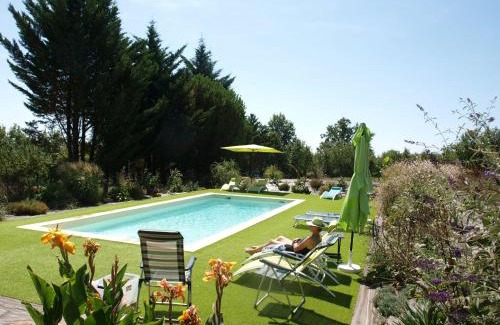 Peyzac-le-Moustier House | Three lovely g tes surrounded by nature with private swimming pool and garden