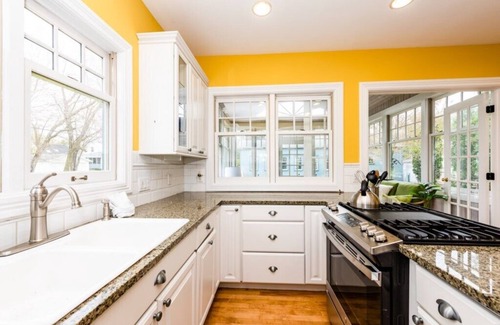 New Buffalo House | Three Night Min! New Buffalo Home Walking Distance To Downtown and Beach!