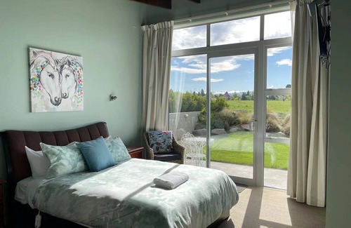 Lake Tekapo Cabin | Three Rivers Lodge