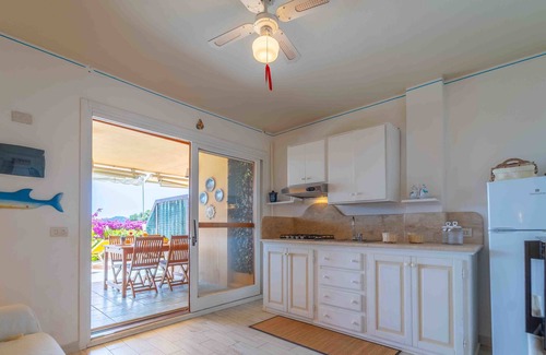 Portisco Apartment | Three-room apartment 4 minutes walk from the beach