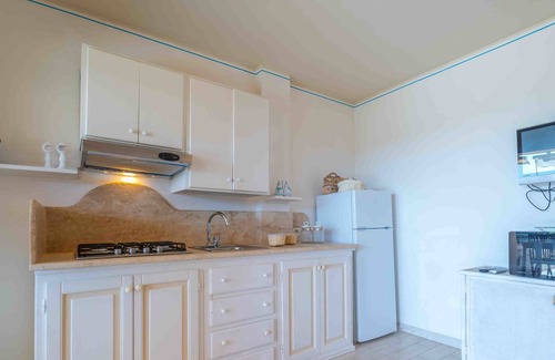 Portisco Apartment | Three-room apartment 4 minutes walk from the beach