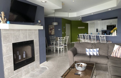 Lake Ozark Condo | Three Rooms With A View