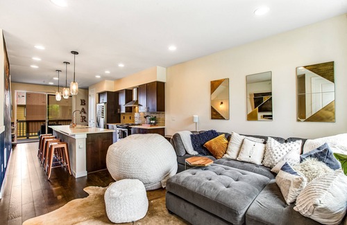 White Center House | Three-story townhome with gas firepit & patio - near West Seattle & ferries