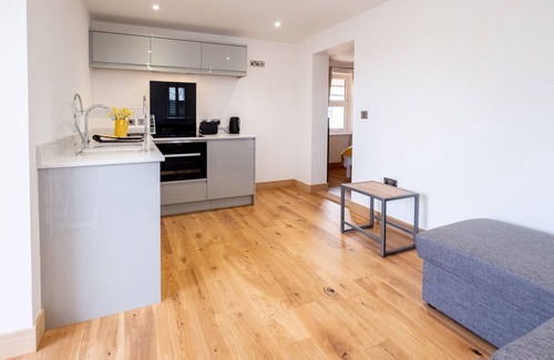 Pettistree Cottage | Three Tuns Apartments - Oak - sleeps 2 guests in 1 bedroom