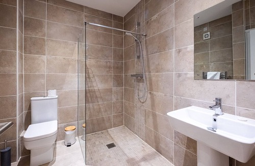 Pettistree Cottage | Three Tuns Apartments - Ash - sleeps 2 guests in 1 bedroom