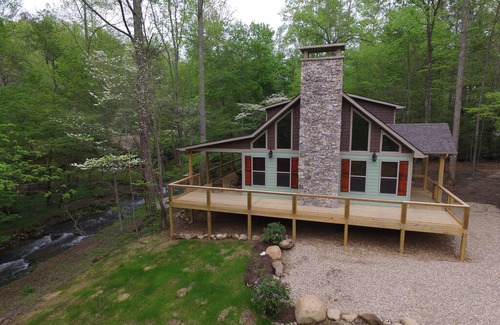 Gatlinburg - Pigeon Forge Cabin | Three Waters Lodge - Creekside- Newly Constructed