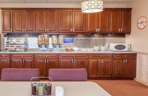 Moncton Hotel | Thriftlodge by Wyndham Moncton