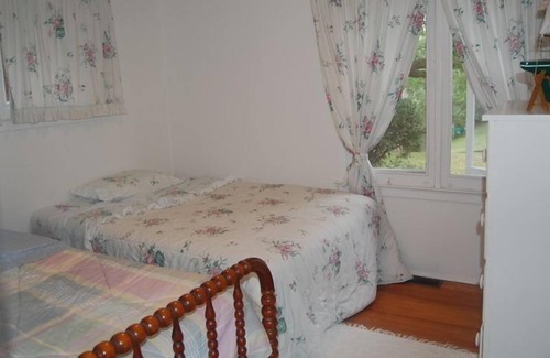 Ridgeway Cottage | Thunder Bay Lakefront Cottage