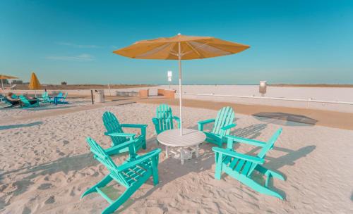 Treasure Island Hotel | Thunderbird Beach Resort