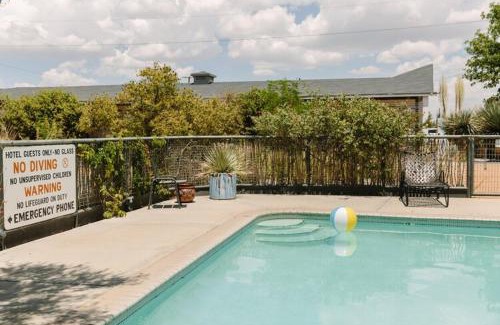 Marfa Hotel | Thunderbird Hotel