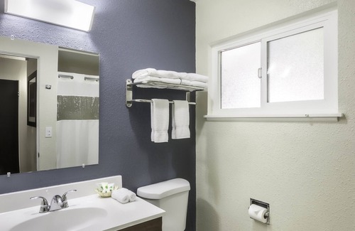 Downtown Hotel | Thunderbird Lodge
