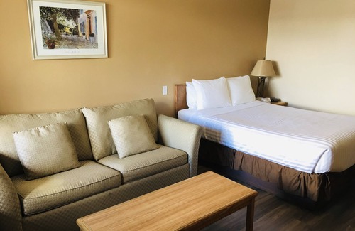 North Cowichan Hotel | Thunderbird Motor Inn