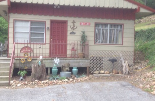 Tia Juana Cabin | TiaJuana Cove - Newly remodeled lake front cabin on beautiful Grand Lake in OK!
