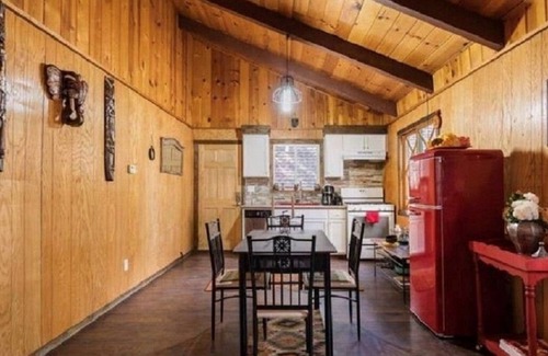 Big Bear City Cabin | Tibetan Theme Cozy Cabin Minutes 2 Slopes + Hot Tub - Big Bear Lake