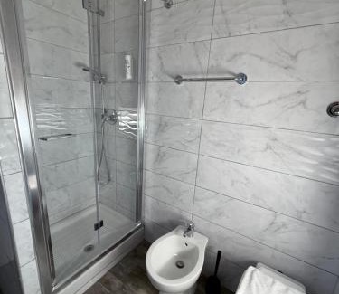 Universita Bed & Breakfast | Tiburtina Guesthouse