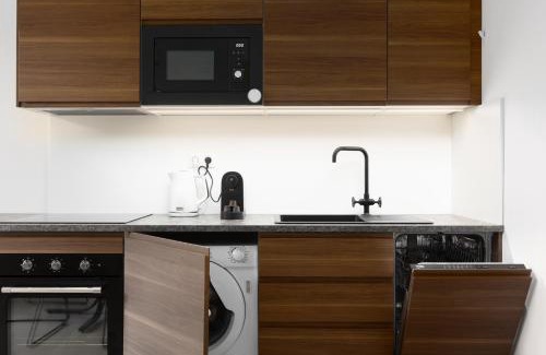 Prague 2 Apartment | Tichý apartmán v centru města u metra s balkónem a parkováním