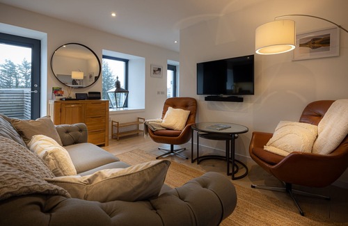 Ardvasar House | Tidal Cottage - Lou House