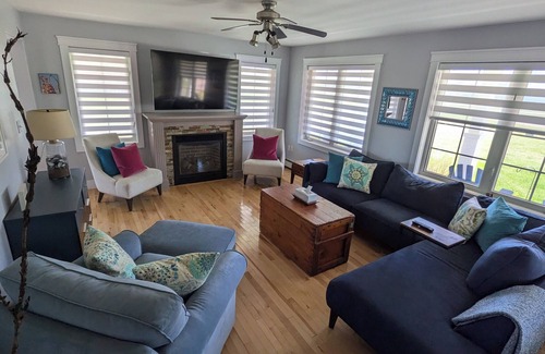 Cape Traverse House | Tide & Bridge Beach House (w/private beach access)