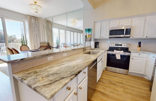 Sandestin Condo | Tides 107 - beautiful beachfront condo ~ 2 pools ~ beach ~ private resort