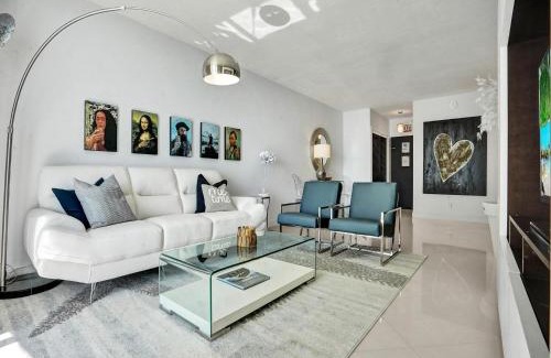 Hollywood South Central Beach House | Tides N-11g