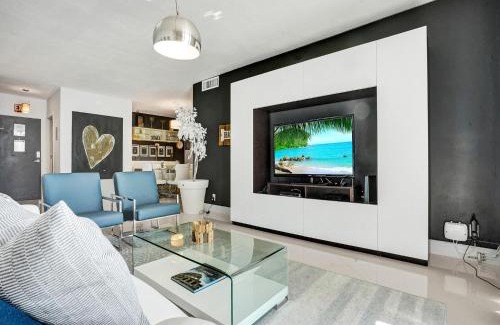 Hollywood South Central Beach House | Tides N-11g