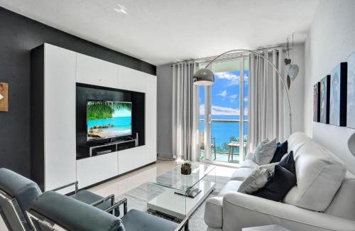 Hollywood South Central Beach House | Tides N-11g