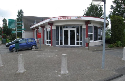 Medemblik House | Tidy bungalow with dishwasher, close to the water