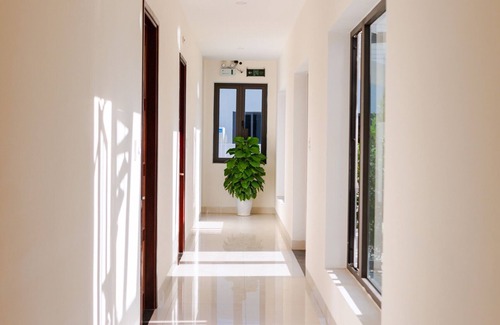 Son Tra Hotel | TIDY QUEEN ROOM, SMART TV, BEACH AREA, with BREAKFAST