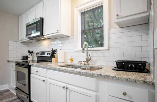 Lakeshore South House | ~Tidy Team Stay Sleeps 8 Near Stadium~