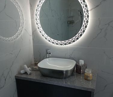 Kilkelly Apartment | Tiernan's Luxury King Room Ensuite