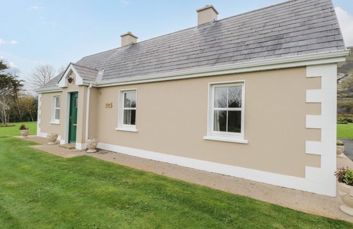 Fivemilebourne Cottage | TIEVE BAUN, country holiday cottage in Kinlough, County Leitrim