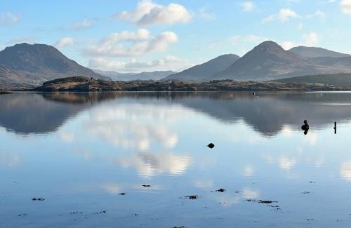 Connemara House | Tievemore - Connemara Bayfront Retreat