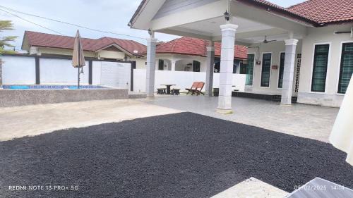 Kampong Raja House | Tiffana Homestay