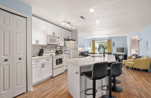 Midtown Ocean City Condo | Tiffanie by the Sea - this first floor condo is lovingly furnished. 2Br/2Ba with pool.