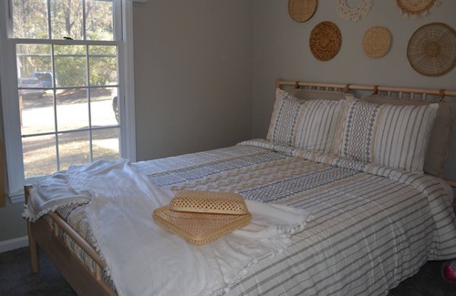 Jacksonville House | Tiffany's Place w/ Game Room and jetted tub close to main Marine gate