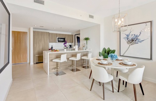 East Fort Lauderdale Condo | Tiffany Topaz: Rooftop Pool, Gym, Walk to Beach