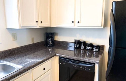 Auburn Condo | Tiger Paw 1