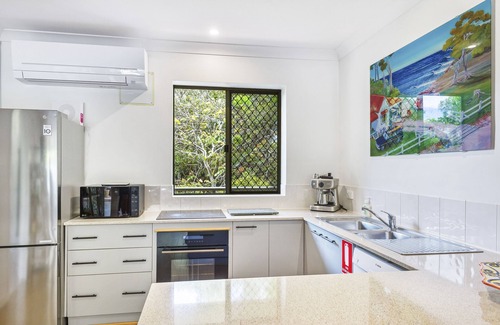 Belongil Villa | TIGERLILY'S @BELONGIL BEACH BYRON BAY, 100 metres to Belongil Beach, Pool WiFi
