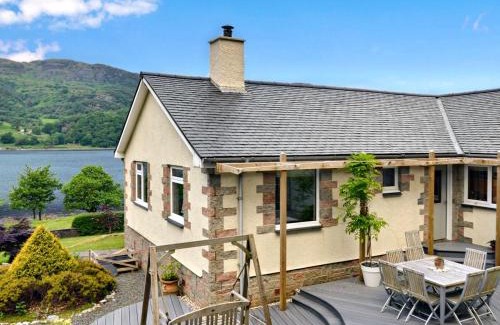 Colintraive House | Tigh-Na-Creige