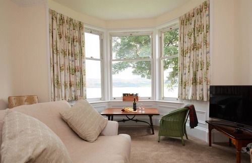 Tighnabruaich Apartment | Tighnafaolinn Apartment, shore front location, stunnning sea views