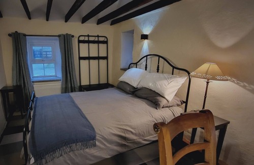 Doolin Cottage | Tigín, 2km from Doolin, with panoramic views of the sea, cliffs and islands.