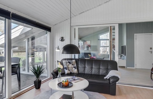 Hou House | "Tiina" - 1km from the sea by Interhome